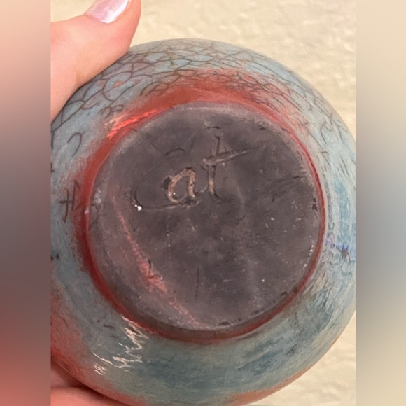 Beautiful 1980s red and Blue Spider Web Vase signed at - Picture 6 of 10